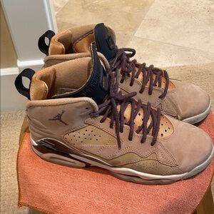 Jordan Men's Tan and Black Sneakers